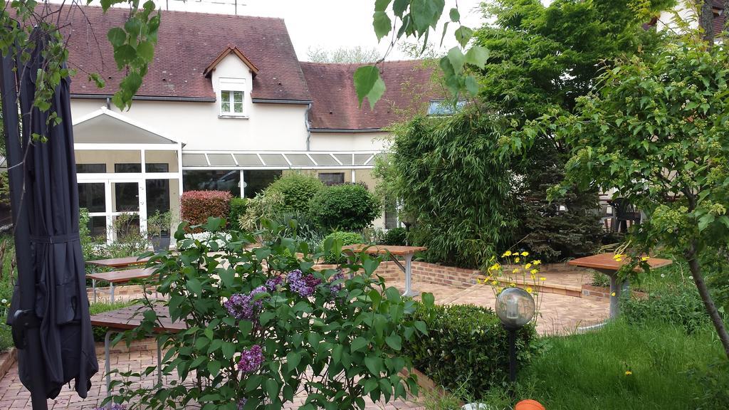 Logis Hotel "Ici M'Aime" Rouvray  Kültér fotó