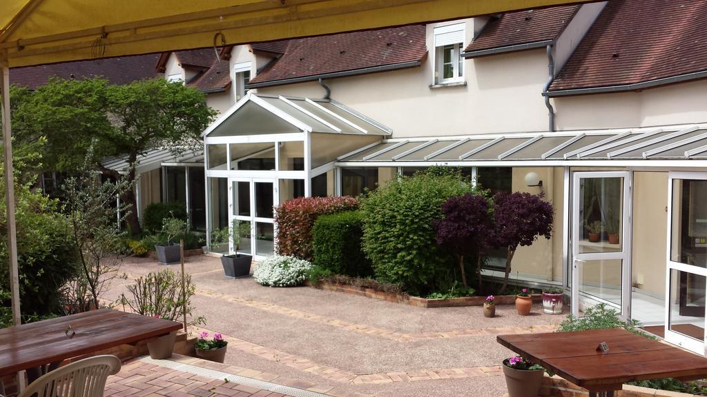 Logis Hotel "Ici M'Aime" Rouvray  Kültér fotó