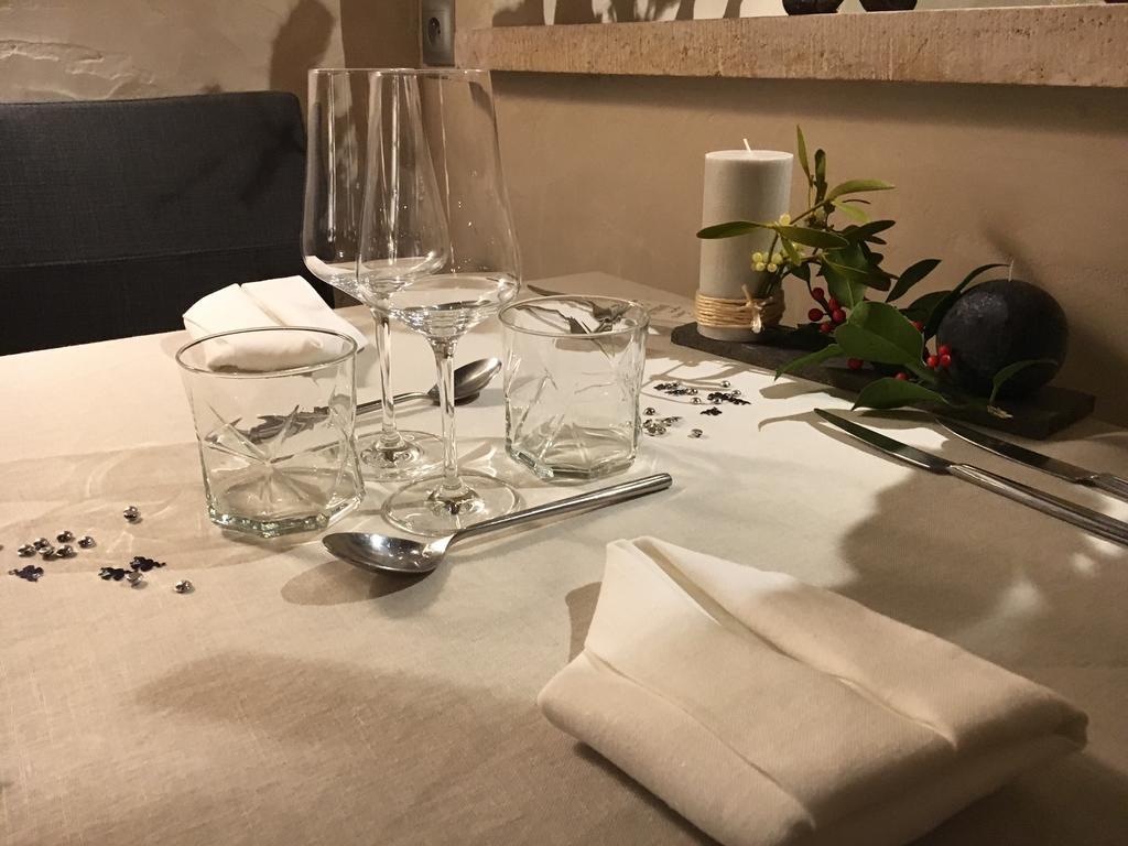 Logis Hotel "Ici M'Aime" Rouvray  Kültér fotó
