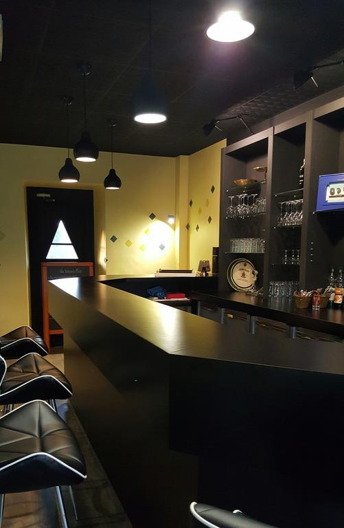 Logis Hotel "Ici M'Aime" Rouvray  Kültér fotó