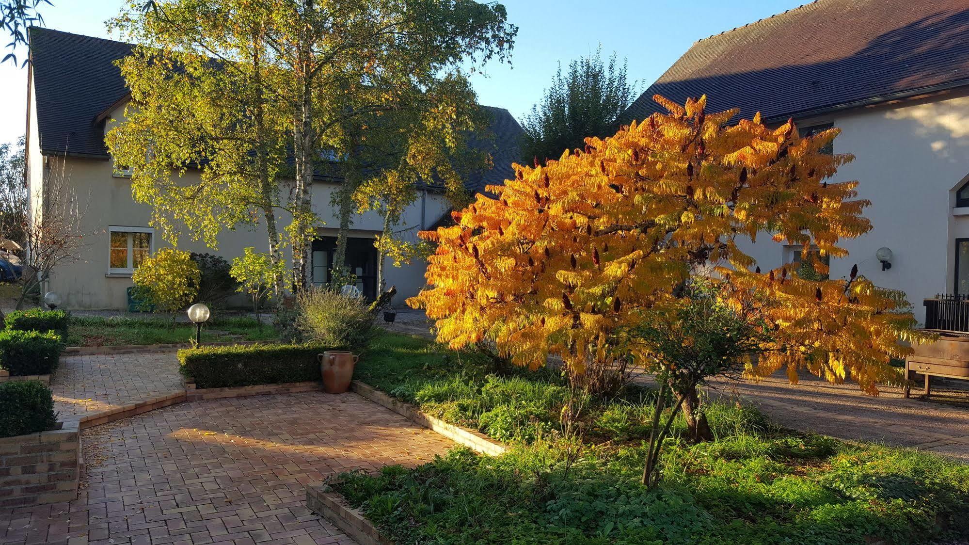 Logis Hotel "Ici M'Aime" Rouvray  Kültér fotó